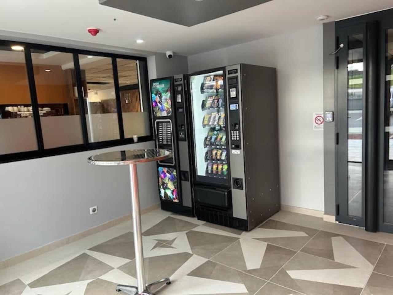 Val Hotel Montbeliard Sud Valentigney Eksteriør billede